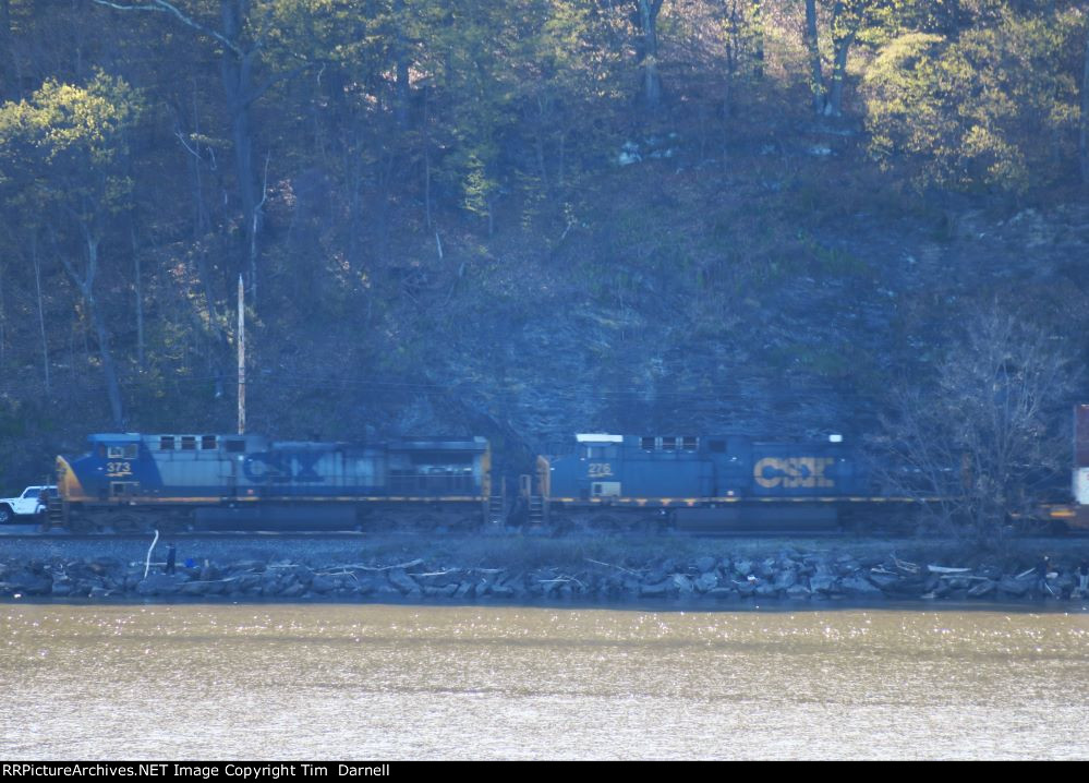 CSX 373 leads I168